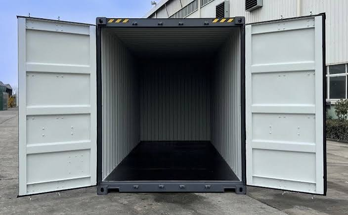 Intérieur container 20 pieds neuf avec plancher contreplaqué